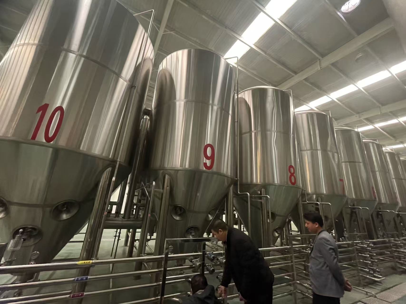 肇庆精酿啤酒设备厂—平面布置、设备设计、制造、调试、培训等一条龙服务